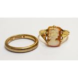 9ct gold and small cameo ring and 9ct go