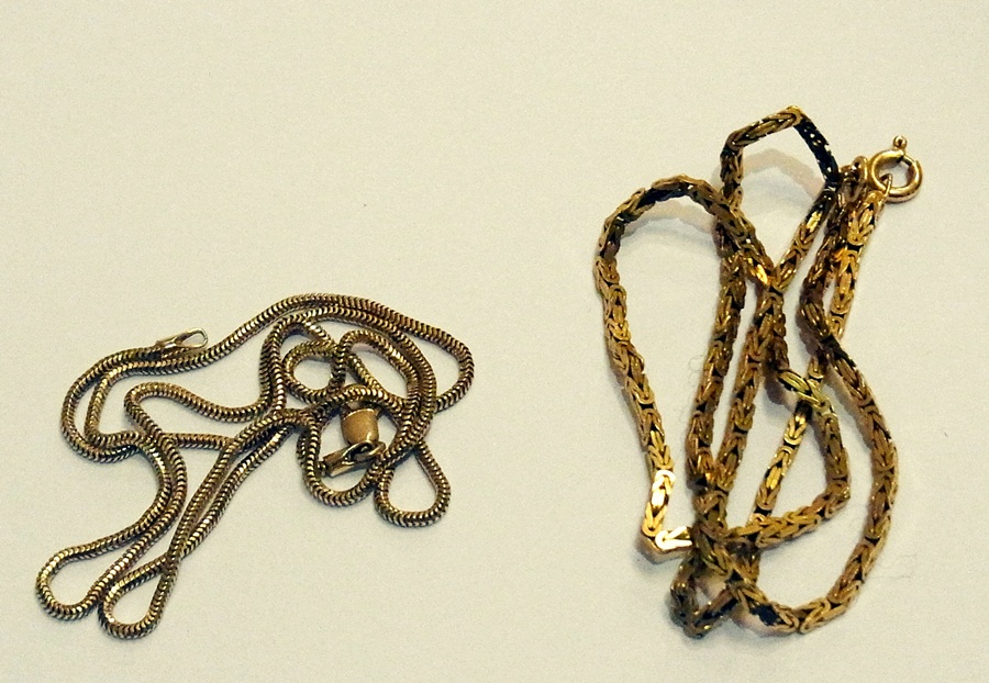 Two various 9ct gold chain link necklace