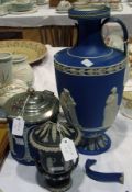 Blue jasperware urn vase, jasperware bis