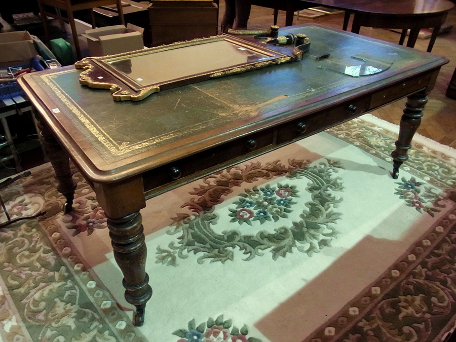 Victorian mahogany writing/library table