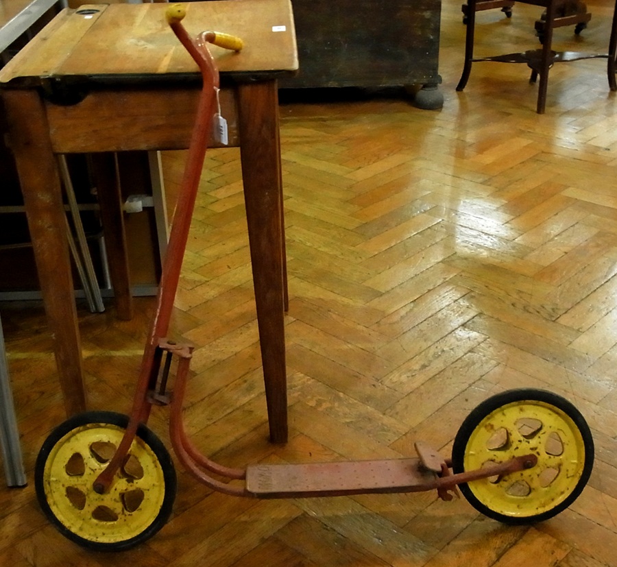 Mobo mid 20th century metal scooter