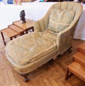 A Georgian style chaise longue with rais