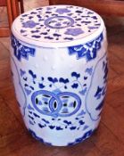 Chinese blue and white porcelain barrel