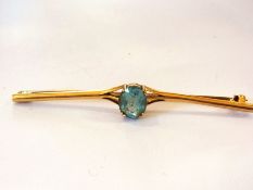 18ct gold and blue stone bar brooch set