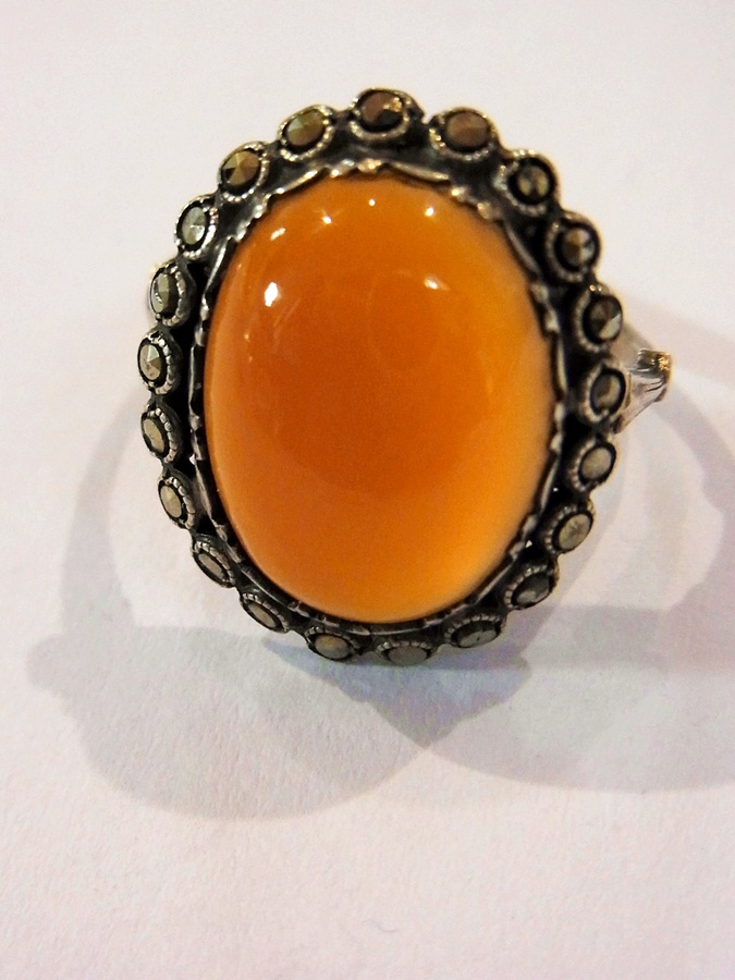 Gold-coloured metal, marked 9ct, cameo r - Image 2 of 3