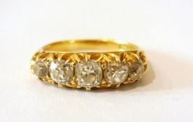 18ct gold and five-stone diamond ring se