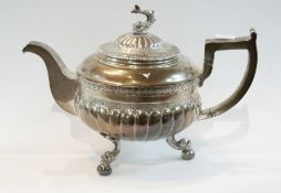 A George III Irish silver teapot with do