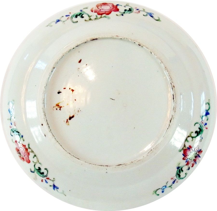 Pair of late 19th century Chinese porcelain plates, the yellow enamelled border with floral scroll - Image 4 of 5