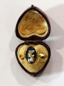 Gold and enamel ring, the openwork setti