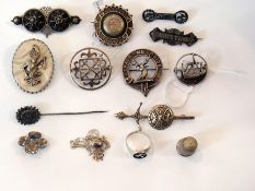 A quantity of Scottish silver jewellery