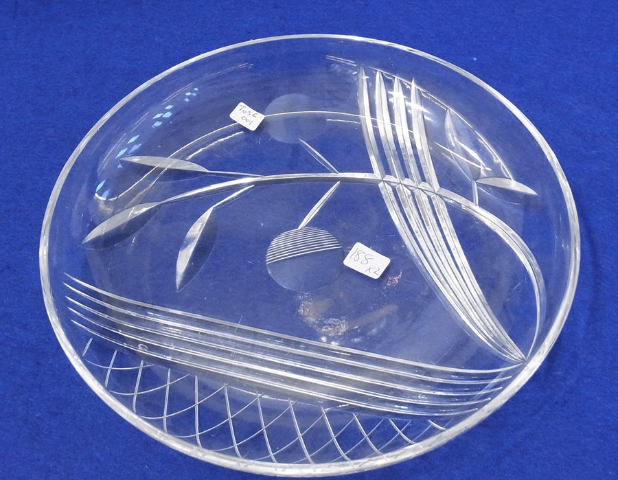 A modern glass dish engraved with sunflo - Bild 2 aus 2