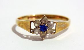 9ct gold blue and white stone cluster ri