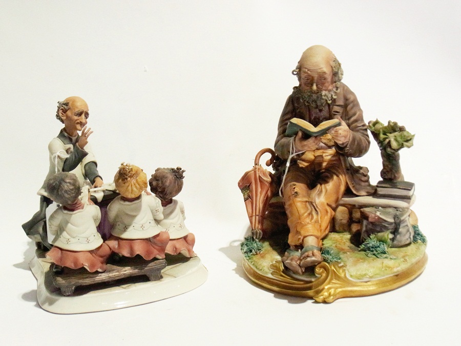 Capodimonte figures, gentleman reading a - Image 2 of 2