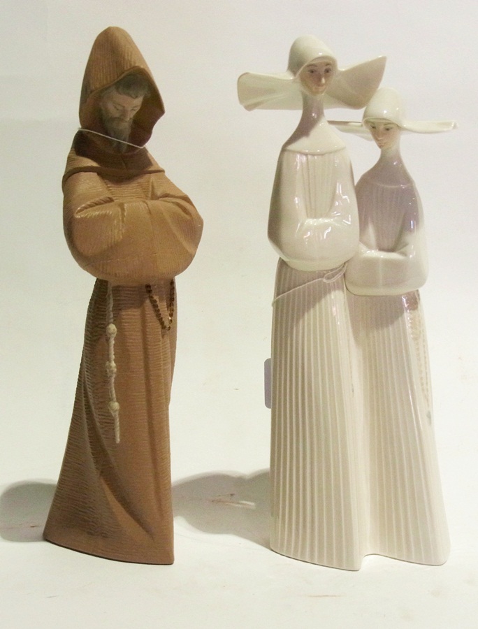 Lladro group of two nuns, a Lladro bisqu