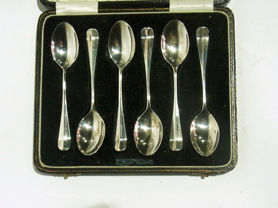 Boxed set of six silver teaspoons, Old E - Image 2 of 3