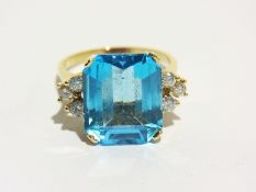 14ct gold blue and white stone dress rin