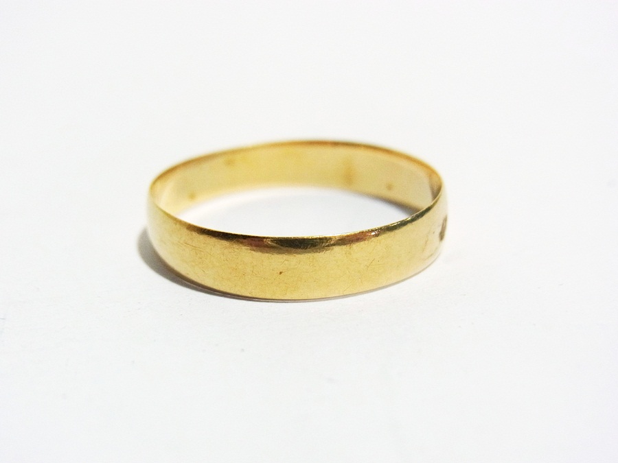 22ct gold wedding ring, another gold wed - Image 3 of 4