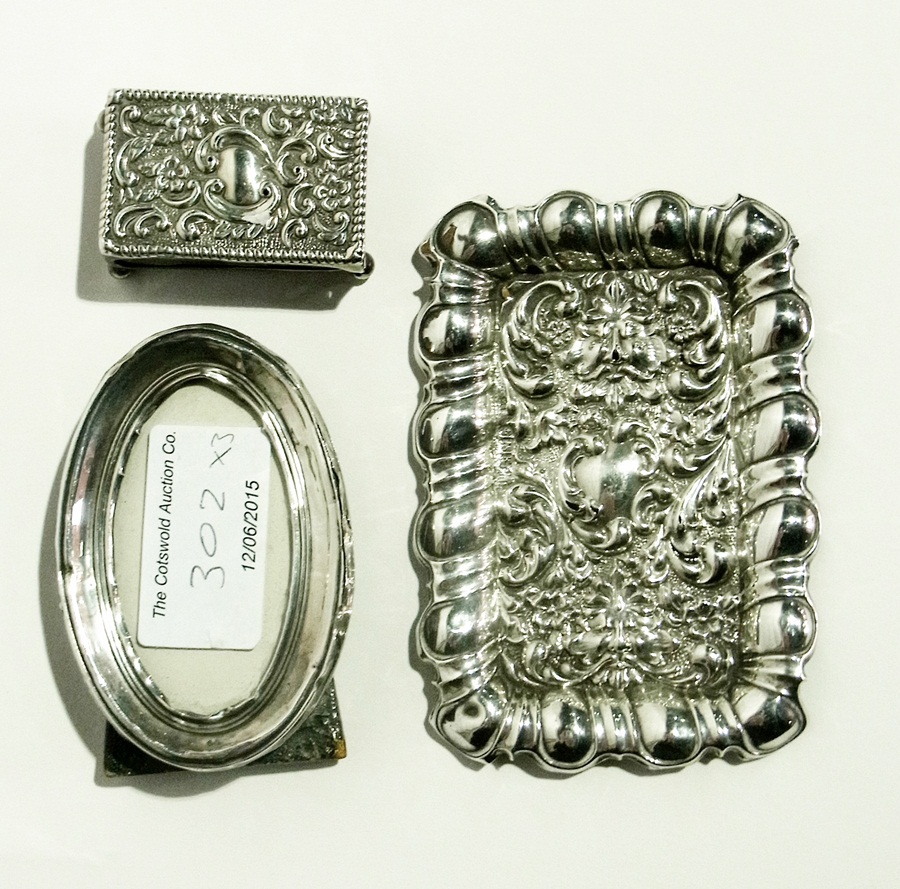 An Edwardian silver rectangular pin tray