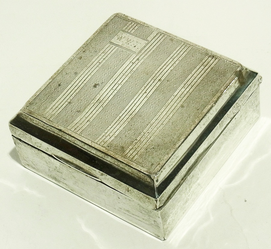 Silver square-shaped cigarette box with - Image 2 of 5