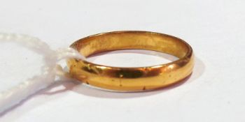 22ct gold wedding band, 2.5g approx.
