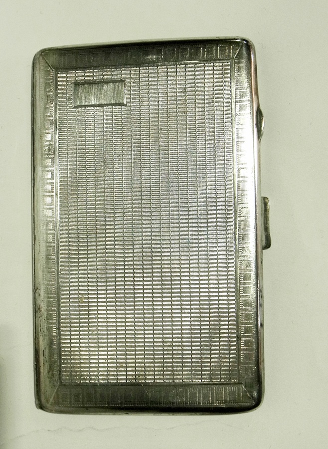 Silver square-shaped cigarette box with - Image 4 of 5