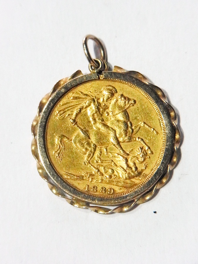 Victorian Sovereign in pendant mount, 18