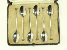 A set of George V silver coffee spoons w