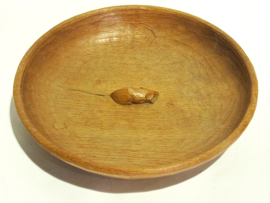 A Mouseman adzed and carved ashtray and matching fruit bowl - Image 2 of 3