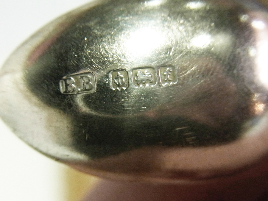 Cased set of Edwardian silver teaspoons - Image 2 of 2