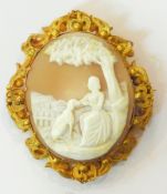 Gold-coloured metal carved shell cameo b