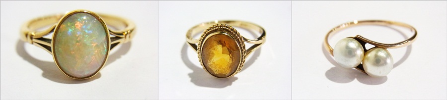 18ct gold opal ring,