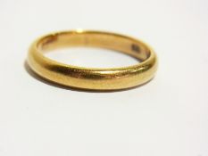 15ct gold wedding band, 3.2g approx.