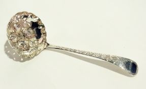 A George IV silver ladle, 'berry' patter