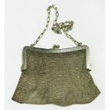 Early 20th century silver mesh evening bag with chain link strap, Chester 1917, 8oz approx.
