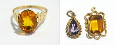 9ct gold and amethyst teardrop-shaped pe