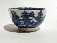 Early Caughley porcelain tea bowl with serpentine edge,