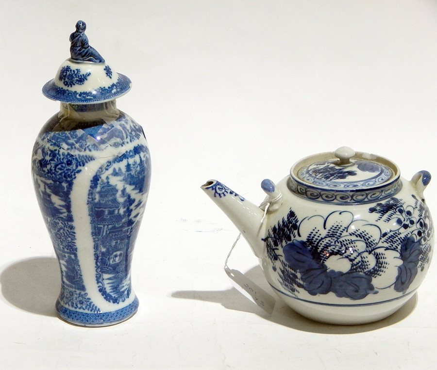 Oriental blue and white porcelain covered vase, inverse baluster shaped, - Image 2 of 3