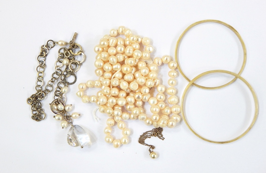 Long string of pearls and modern costume jewellery  Live Bidding: If you would like a condition - Image 2 of 3