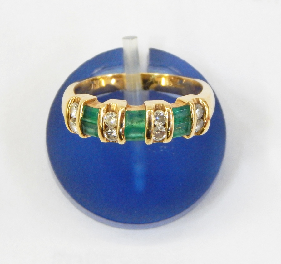 14K gold, green and white stone ring alternating green and white stones and a 9ct gold and white - Image 2 of 3