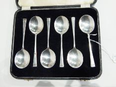 Elizabeth II set of six dessert spoons with angular handles, in case, Sheffield 1964,