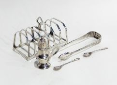 Pair Victorian silver sugar nips of engraved decoration, silver baluster-shaped pepperette,