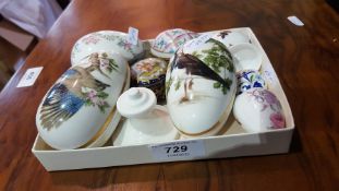 Meissen style porcelain trinket box, circular,