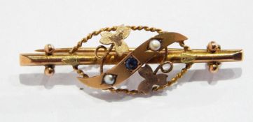 9ct, bluestone and seedpearl bar brooch, scroll and ivy decorated, gold,