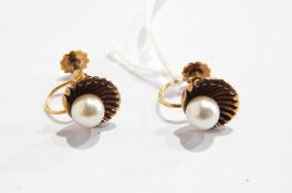 9ct gold and pearl screw-on earrings,