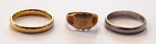18ct gold wedding ring,