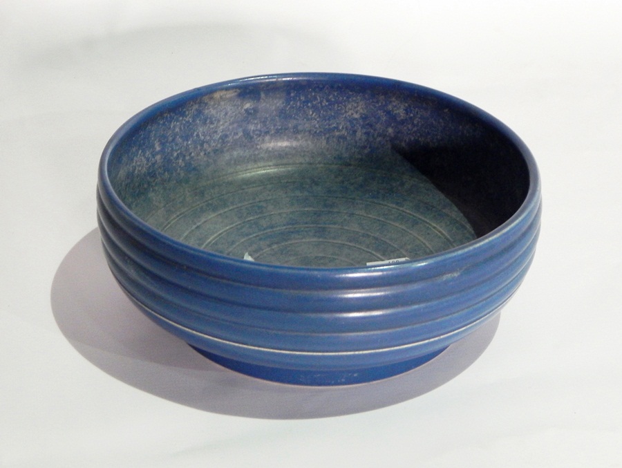 Susie Cooper studio pottery bowl, circular and banded, glazed in blue,