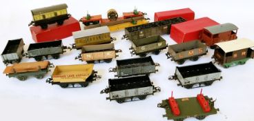 A collection of 18 Hornby 'O' gauge open and closed wagons (18)