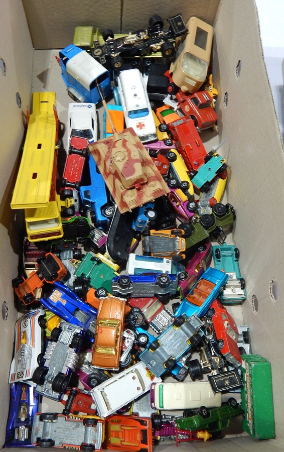 A quantity of loose diecast vehicles to include Matchbox Super Kings,