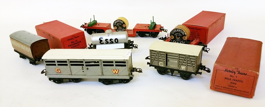 Five Hornby 'O' gauge trucks to comprise a No.