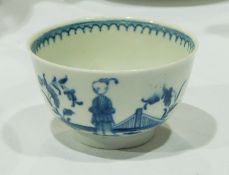 18th century Worcester porcelain tea bowl with underglaze blue Chinaman pattern